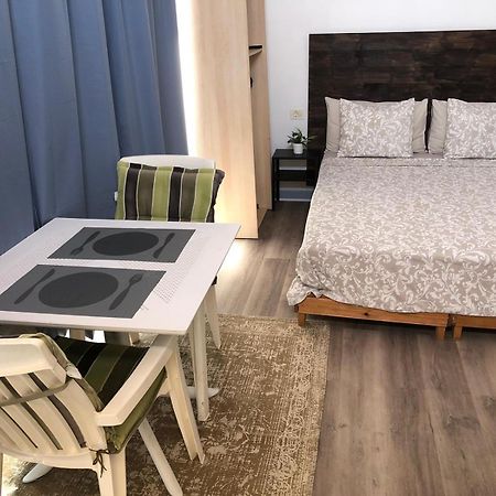 Las Brisas Holiday Адехе Екстериор снимка