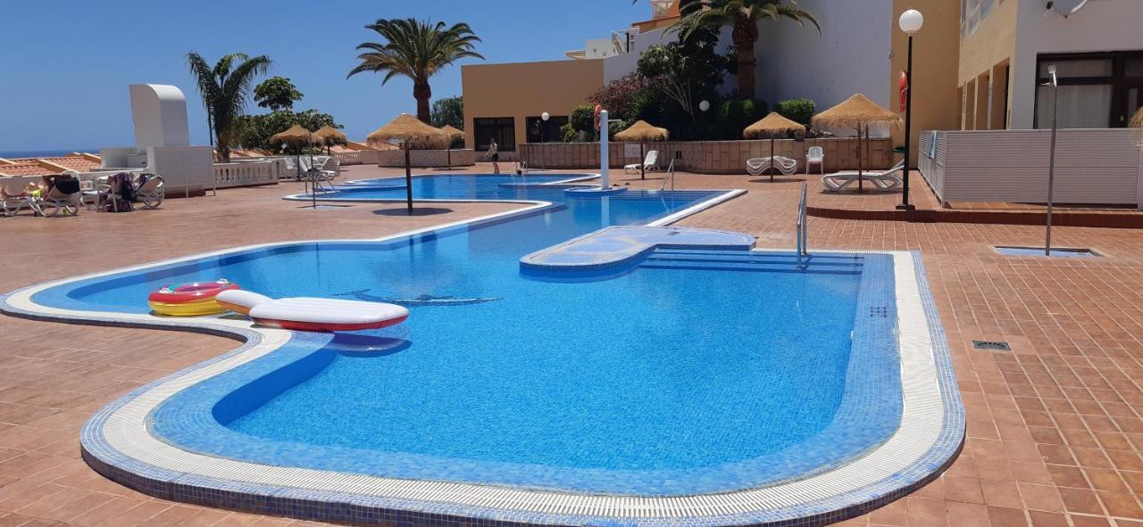 Las Brisas Holiday Адехе Екстериор снимка