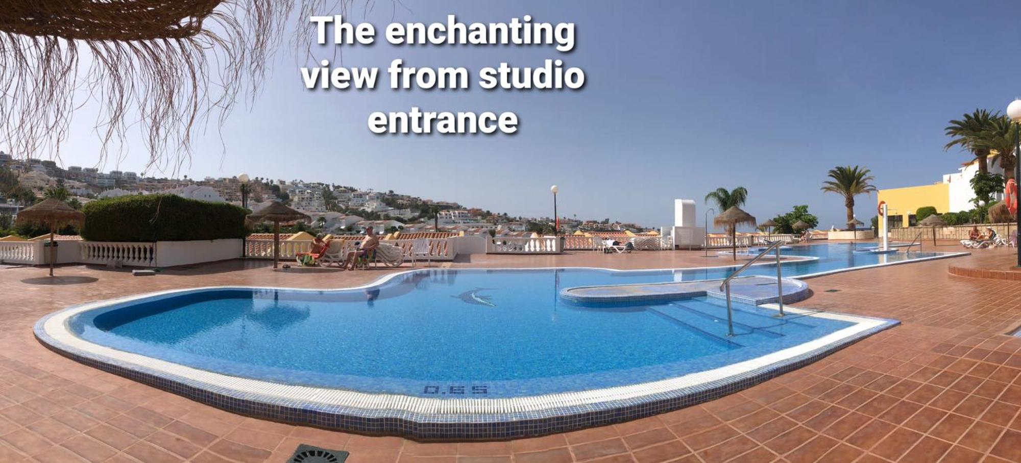 Las Brisas Holiday Адехе Екстериор снимка
